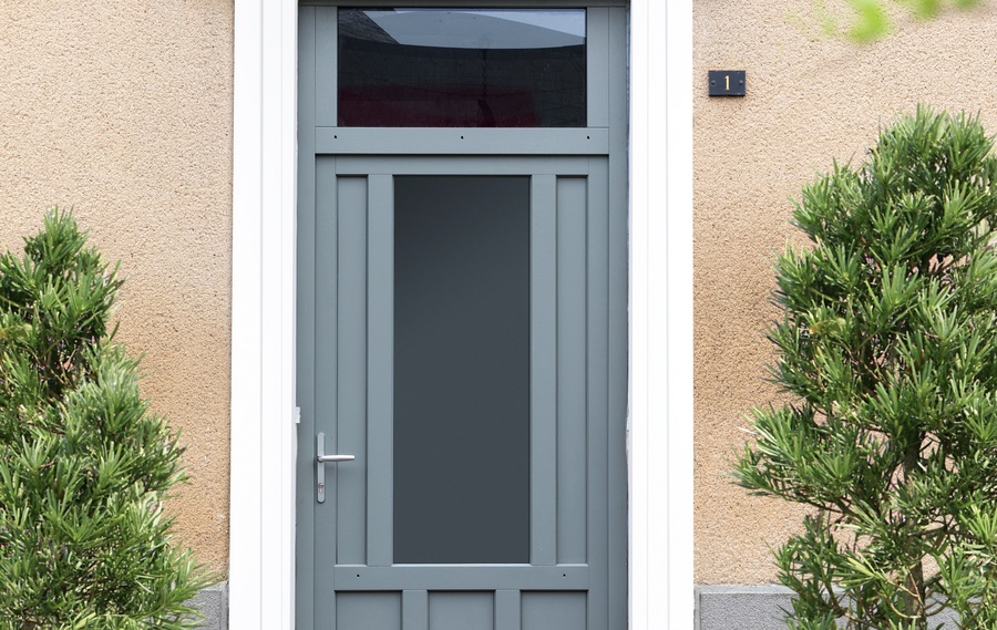 Notre gamme de porte d'entr&eacute;e en BOIS CLASSIQUE et CREATIVE CONTEMPORAINE &agrave; POLIGNY
