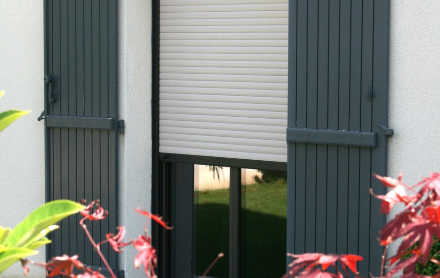 Volets battants roulants et occultants &agrave;&nbsp;Poligny JURA