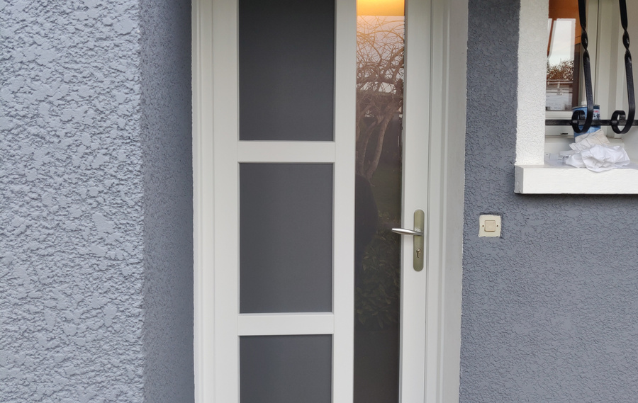 Notre gamme de portes d'entr&eacute;e en PVC CLASSIQUE et PVC CONTEMPORAINE &agrave;&nbsp;Poligny JURA