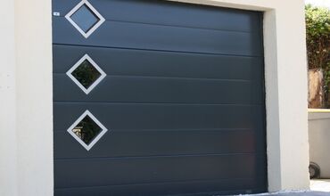 Portes de garage &agrave;&nbsp;POLIGNY